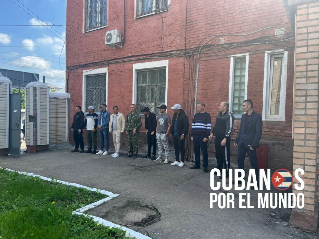 El Ejército de Rusia está contratando a jóvenes mercenarios cubanos para la guerra en Ucrania, según pudo constatar la redacción de Cubanos por el Mundo este miércoles tras consultar a una fuente en Moscú.