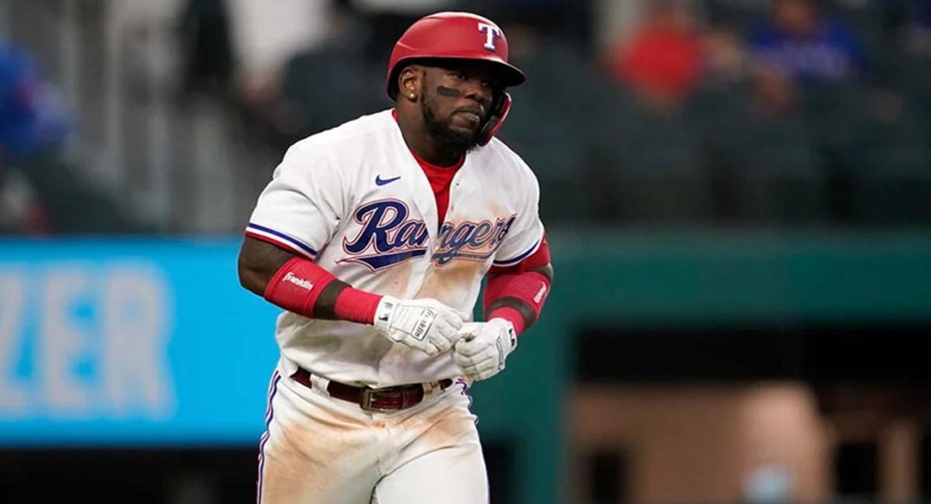 Adolis García lo hace de nuevo y llega a 20 cuadrangulares en la temporada