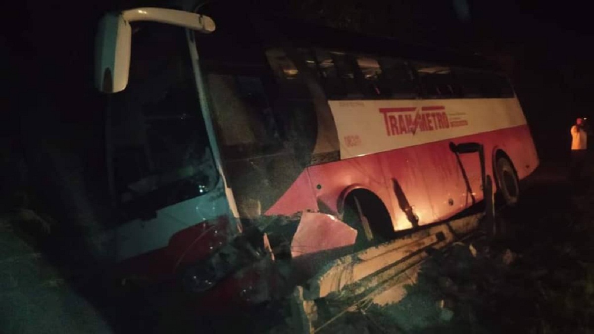 Ómnibus sufre aparatoso accidente de tránsito en Ciego de Ávila