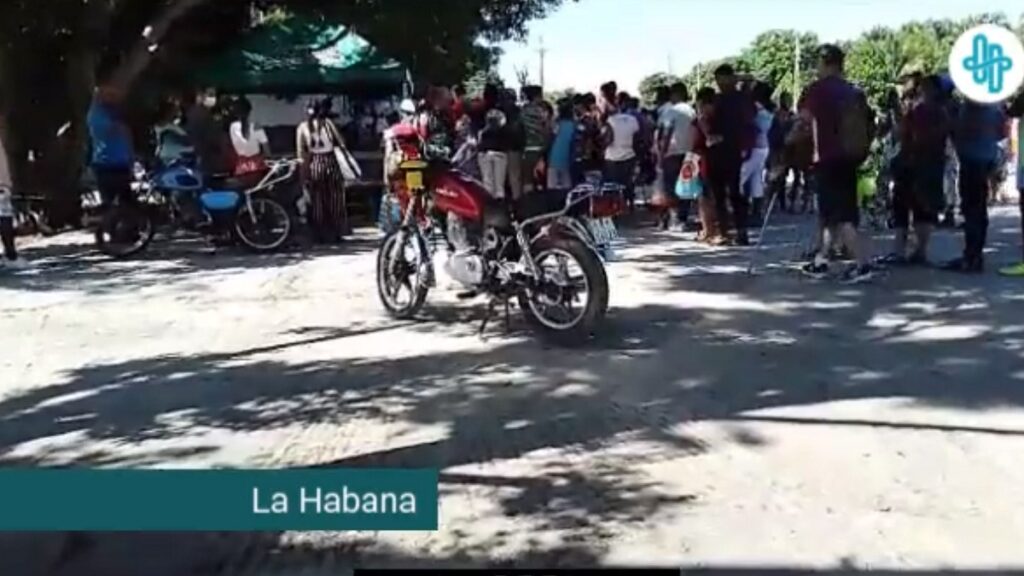 Reportan largas colas en La Habana para comprar comida (+VIDEO)