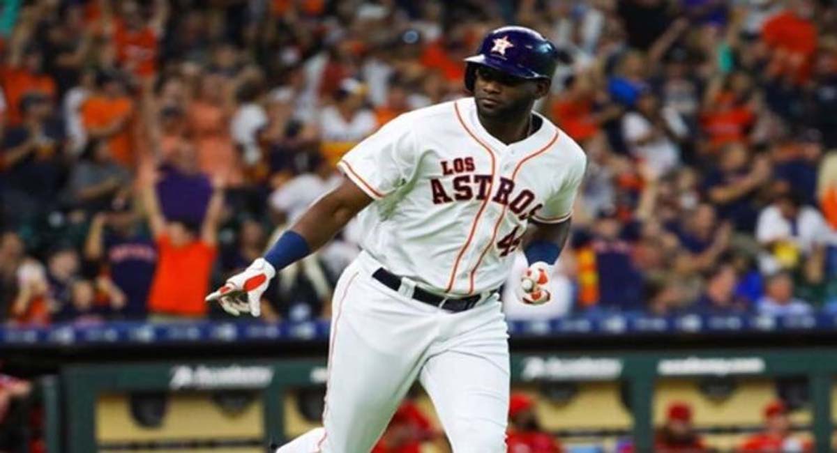 Yordan Álvarez disparó su cuadrangular número 16 del año