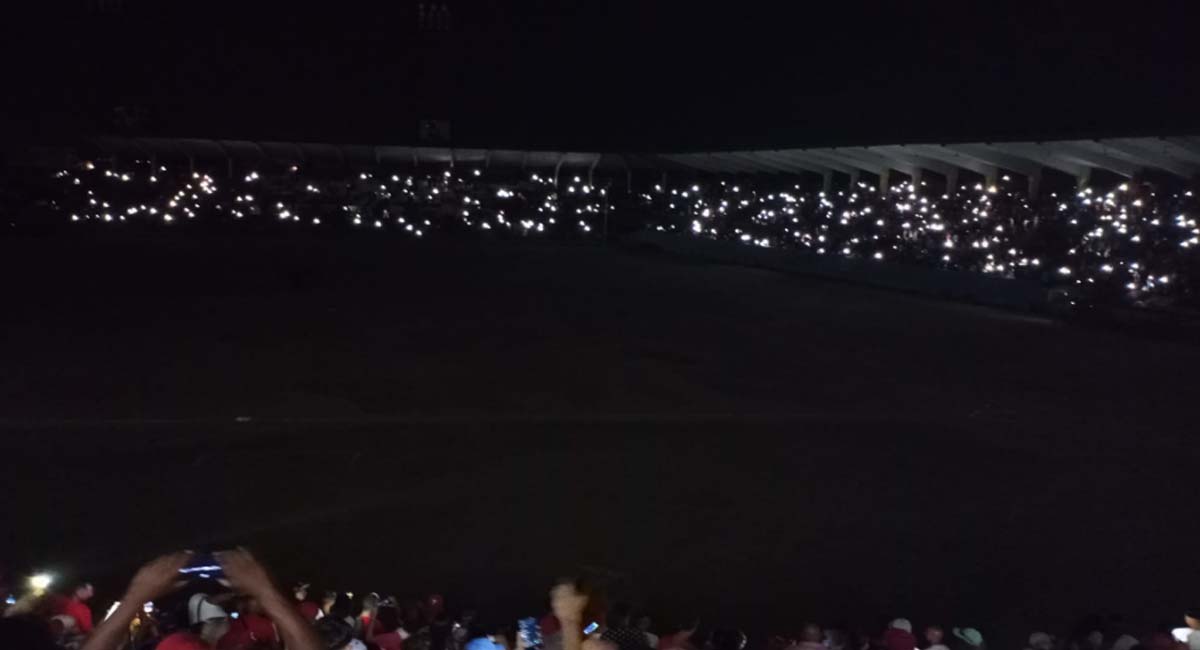 Reportan un apagón en pleno partido de béisbol entre Las Tunas y Matanzas