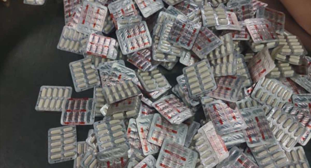 Detienen tres personas en Holguín que presuntamente traficaban con medicamentos controlados desde México