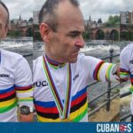Premian a un deportista paralímpico sin brazos con un reloj de pulsera