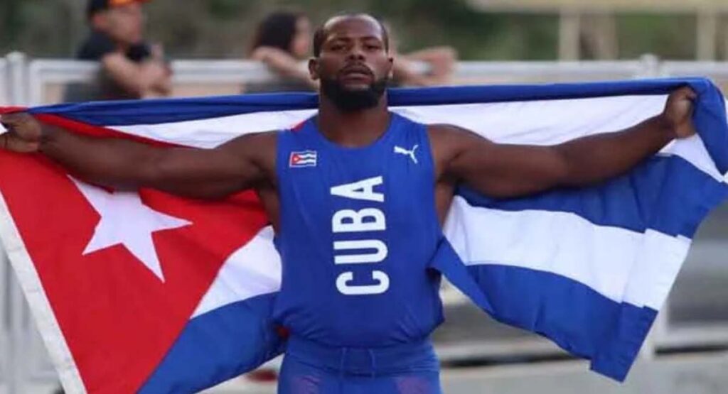 Martillista cubano se fuga apenas pone un pie en París