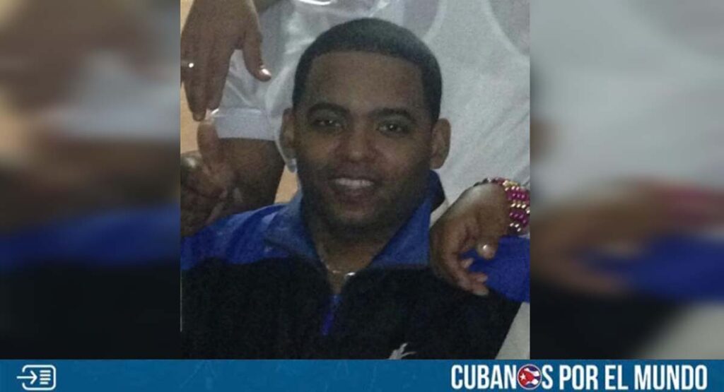 Fallece profesor en la isla; estudiantes y amigos lo despiden con sensibles muestras de cariño