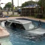Florida: Salvan a hombre y una niña atrapados en un auto dentro de una piscina
