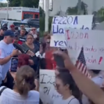 Cubanos con I-220A protestan y exigen respuesta para sus casos