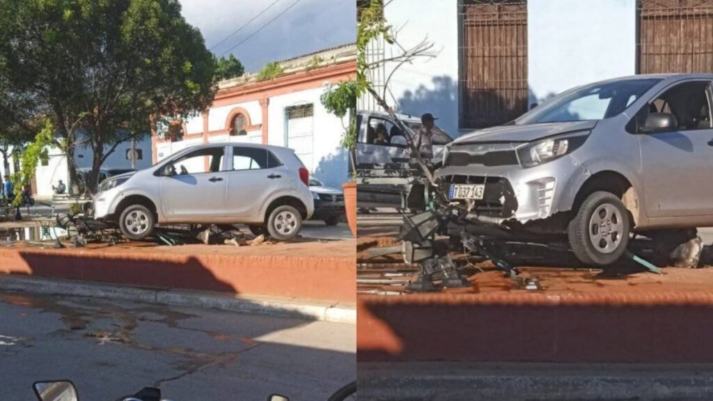 Auto de turismo se sale de la vía y termina en medio de un parque en Trinidad, Sancti Spíritus