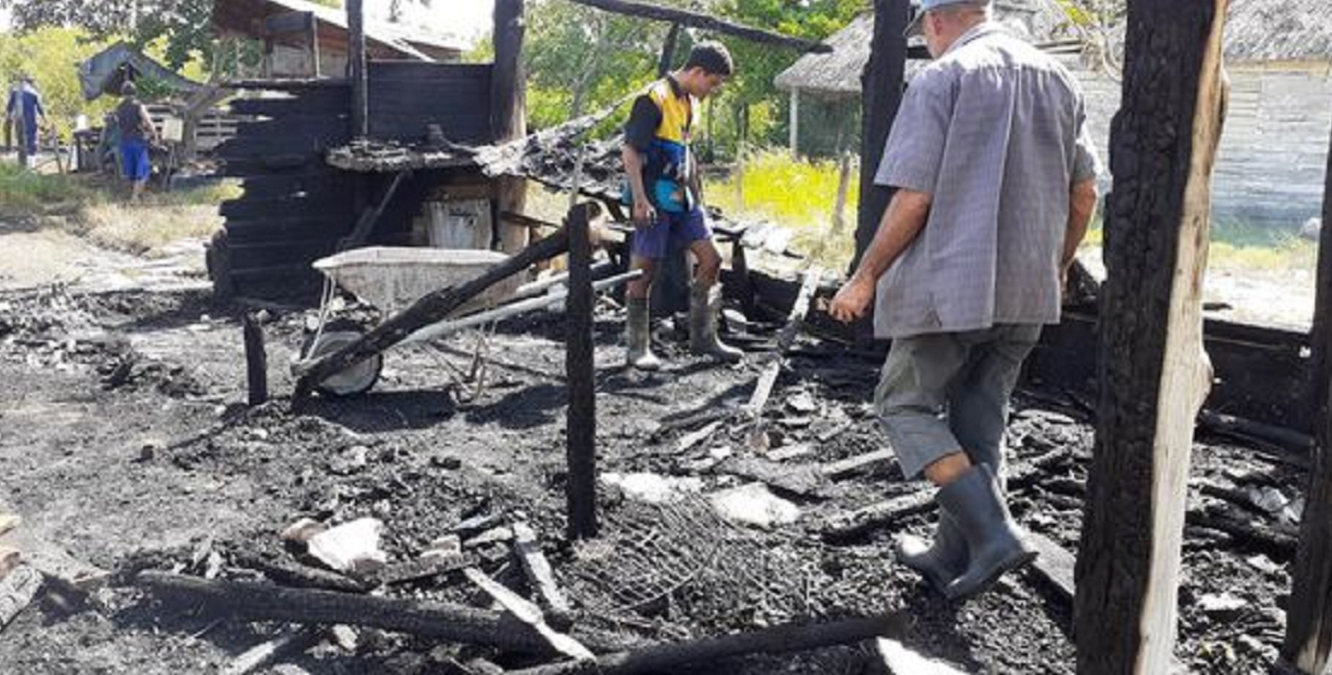 Cubano se queja tras incendio: Lo perdió todo y no le han dado nada