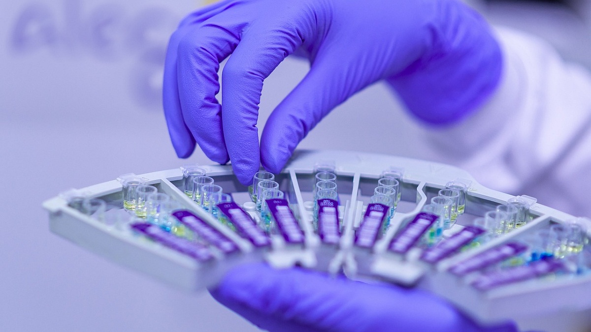 Denuncian falta de reactivos para exámenes de laboratorio en el hospital infantil de Bayamo