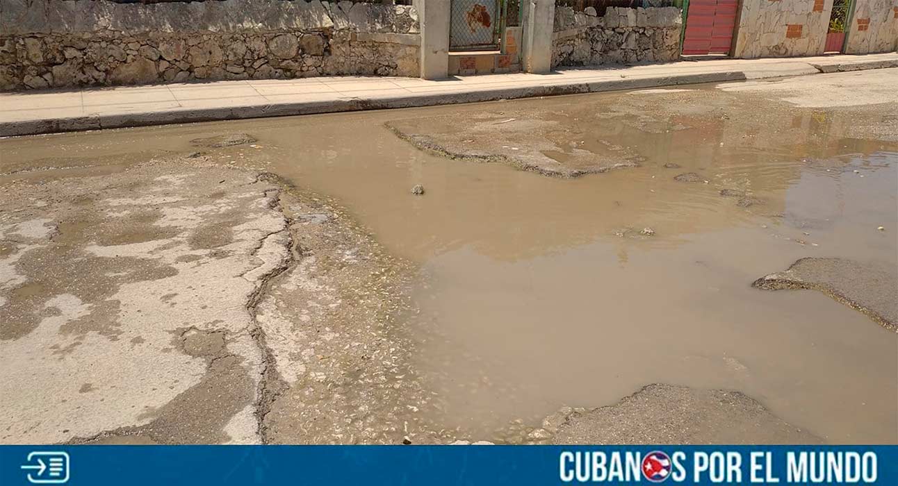 Usuarios en las redes sociales denunciaron el pésimo estado en que se encuentra la vialidad de la ciudad de Santa Fe, en el municipio Playa de La Habana.