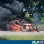Un auto terminó consumido por las llamas en la autopista de Pinar del Río, según denunciaron usuarios en las redes sociales.