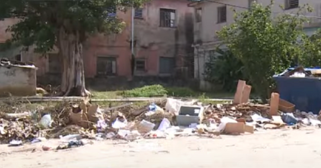 Deterioro de equipos, falta de piezas de repuesto y escasez de personal, inundan a La Habana de basura