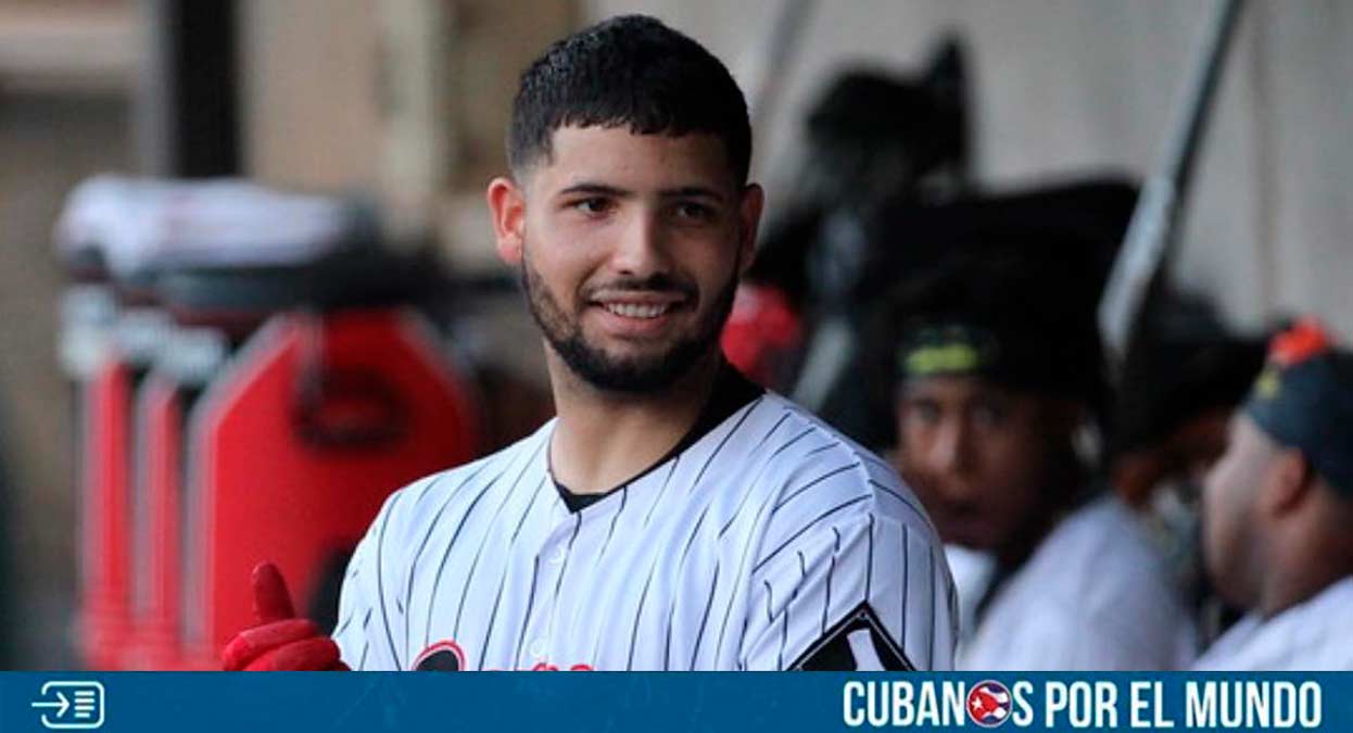 La Federación Profesional Cubana de Béisbol (FEPCUBE) ha confirmado la incorporación de Edgar Quero, el prometedor jugador de los Chicago White Sox, al equipo “Patria y Vida” que representará a Cuba en la Serie Intercontinental de Colombia.