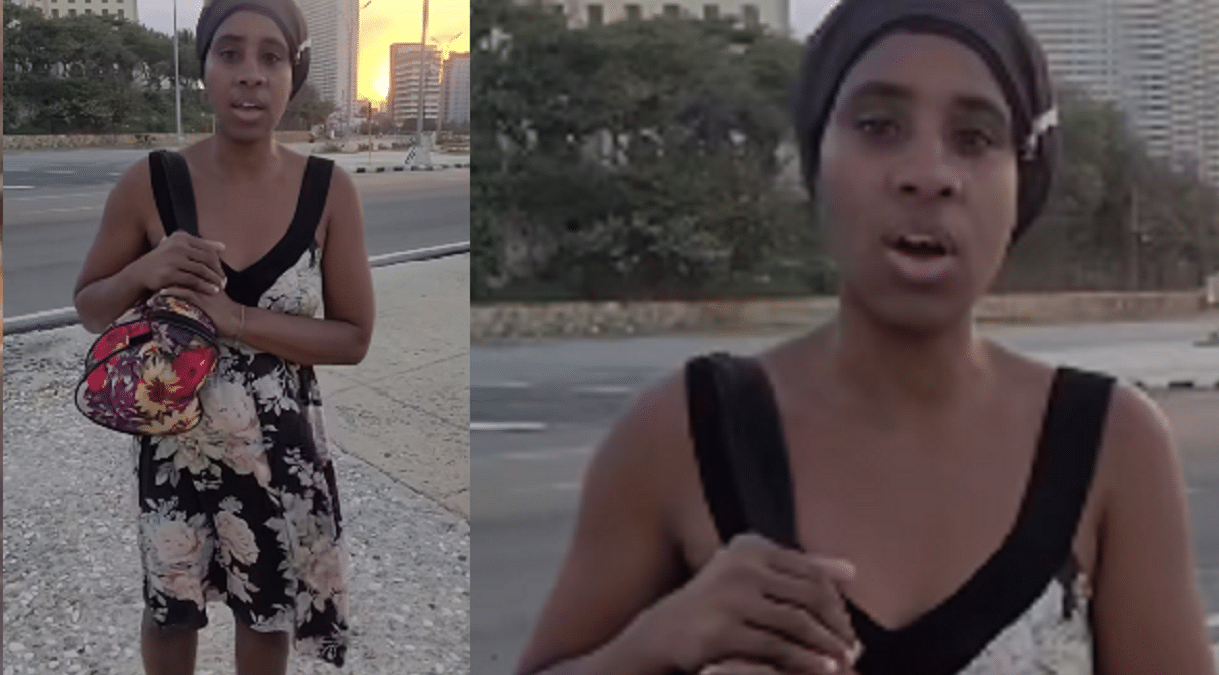 Joven cubana vende canciones por 100 CUP en el Malecón de La Habana