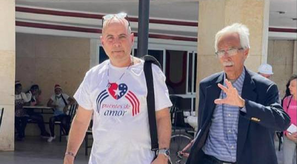 Carlos Lazo tiende “puentes de amor” con el castrismo el Camagüey, pero no con el pueblo