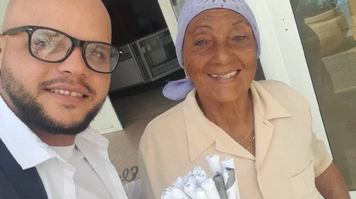Francisca, la anciana de 87 años que vende maní para sobrevivir