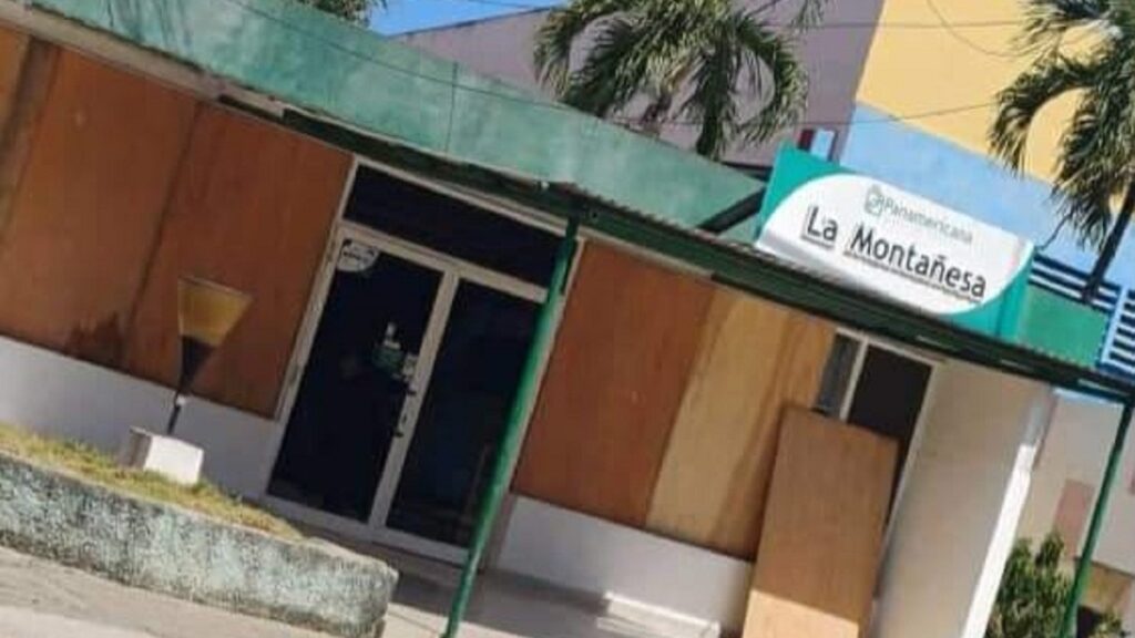 Rompen cristales de Tienda Panamericana "La Montañesa", en el municipio Sagua de Tánamo