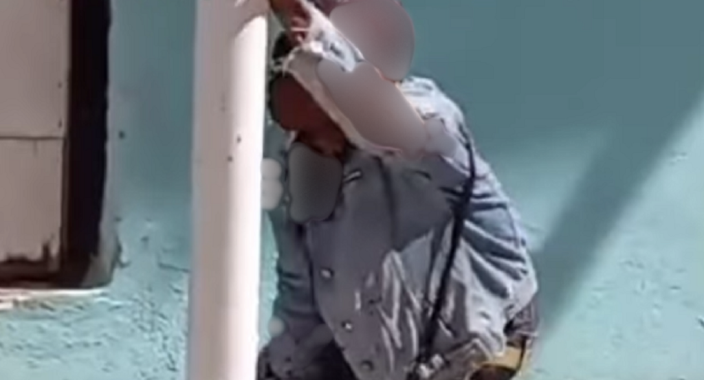 Machetean y dan muerte a un hombre en Marianao. Lejos de auxiliarlo algunos filmaron sus últimos segundos de vida