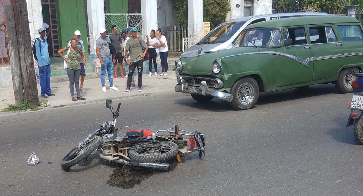 Choque entre moto y almendrón deja a un herido en La Habana