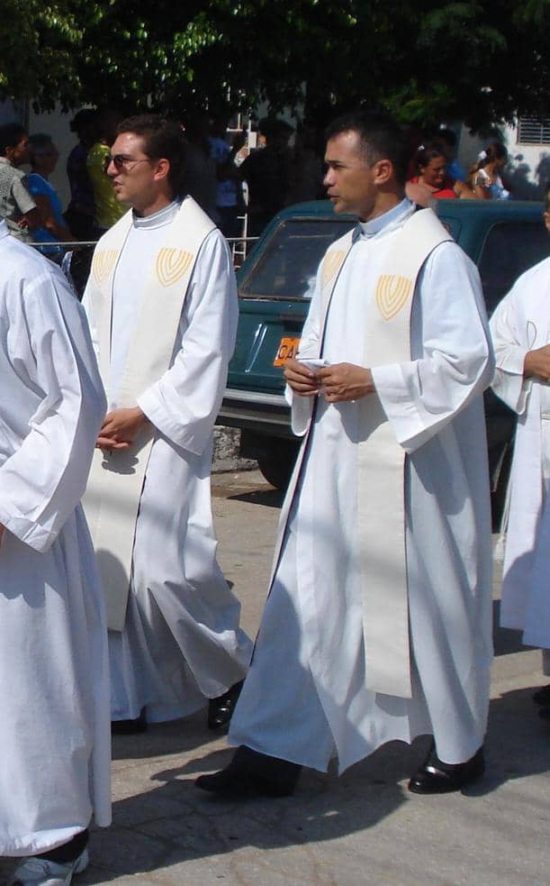 sacerdotes