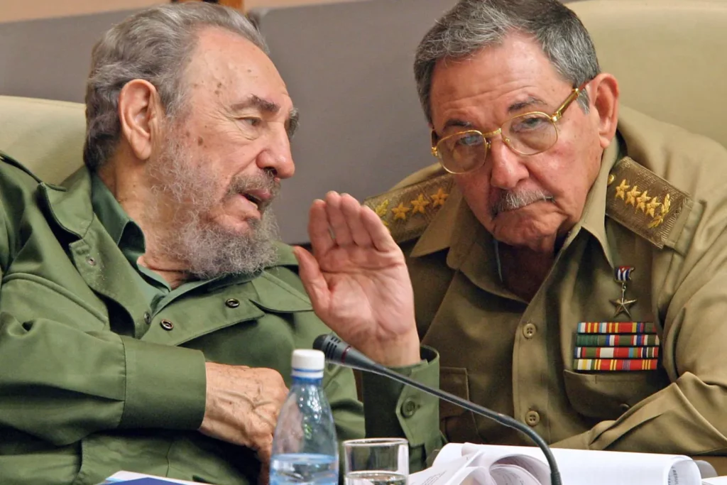 La familia Castro expande su poder en Cuba mediante gente de su confianza en el extranjero