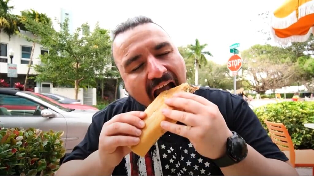 Sandwich cubano entre los 55 platos más venerados en los EE.UU.