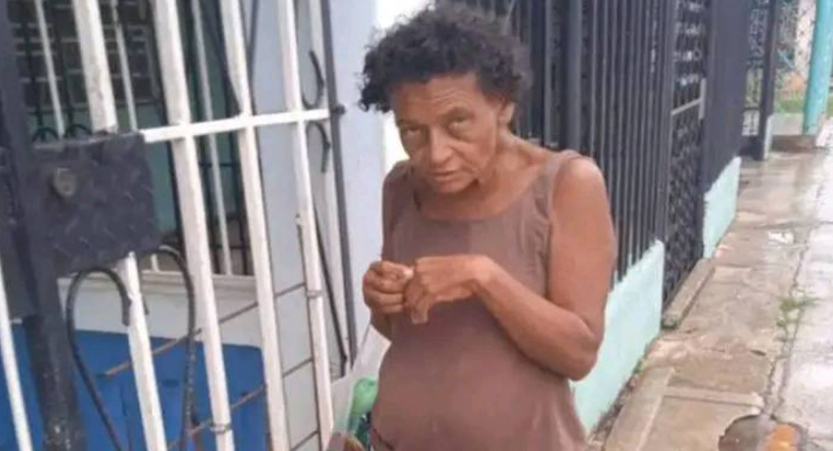 Piden ayuda para cubana que deambula por las calles de Mayabeque