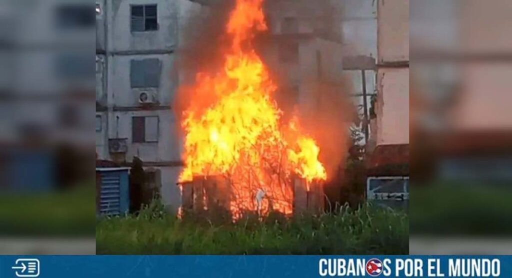 Moto eléctrica ocasionó incendio en un parqueo de Santa Clara