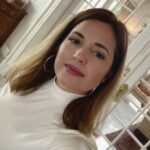 Cristina escobar se reune con estudiantes norteamericanos que estudian periodismo