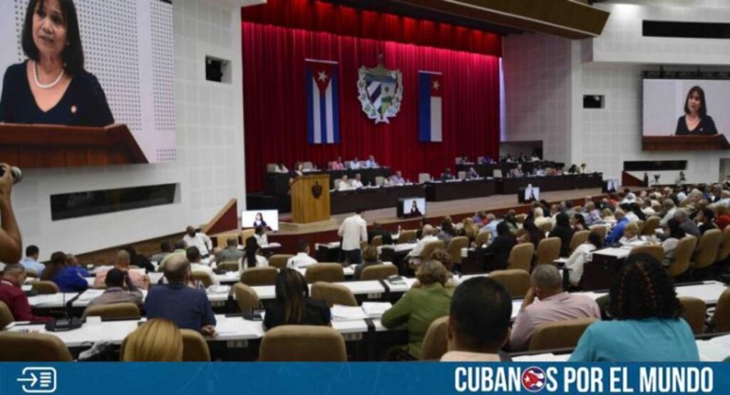 Diputados de la Asamblea Nacional de Cuba eligieron a cuatro nuevos integrantes del Consejo de Estado, tras la renuncia, previa, de algunos miembros, según informó este miércoles la prensa oficialista.