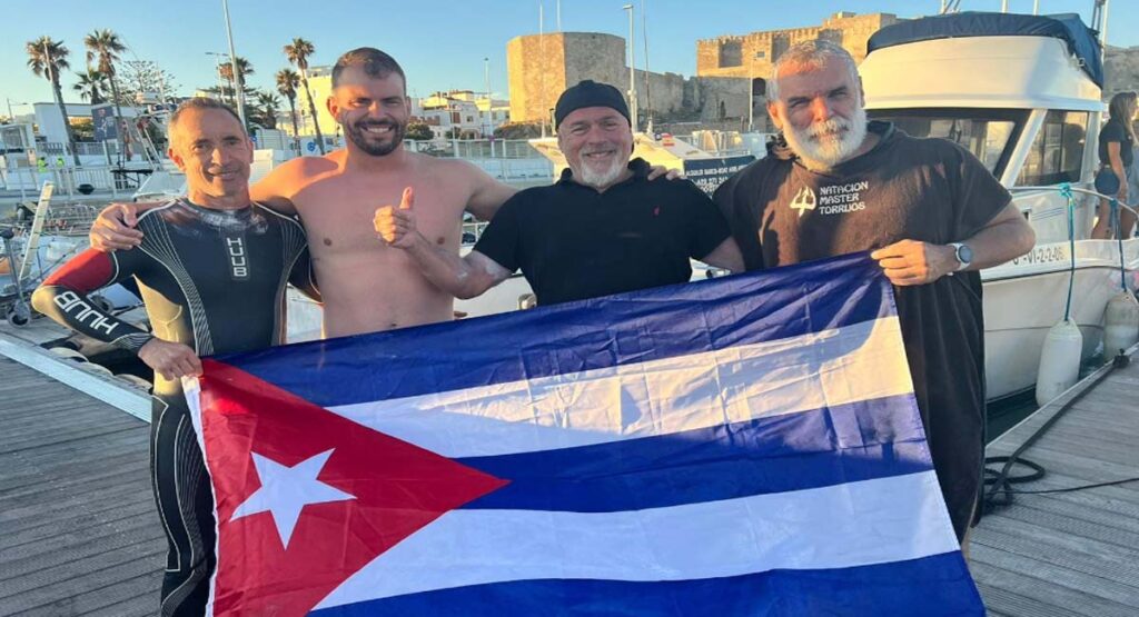 Nadadores cubanos cruzaron el Estrecho de Gibraltar
