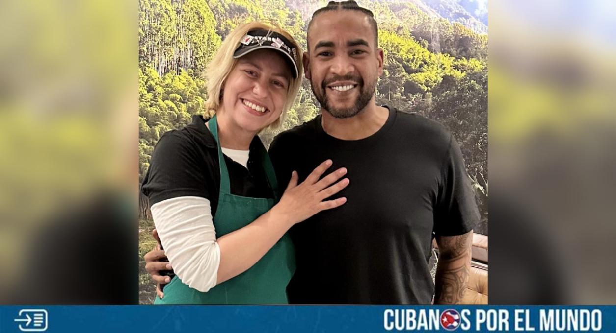 La activista cubana Thais Franco compartió en sus redes sociales una imagen en la que aparece junto al reguetonero puertorriqueño Don Omar, reconocido mundialmente como el “Rey del Reguetón”.
