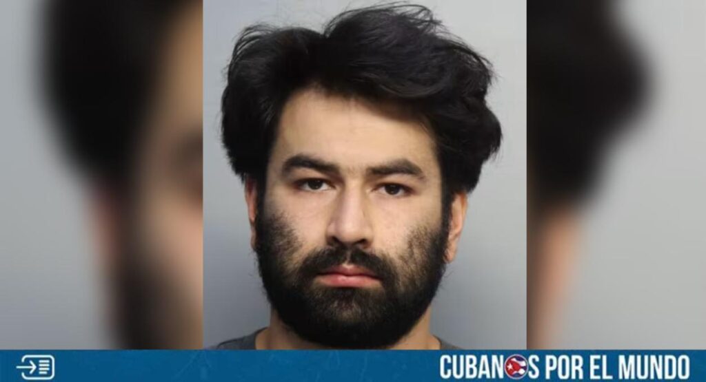 Zakria Khan, de 25 años, cabecilla de una empresa criminal, compareció el pasado viernes 23 de agosto ante el tribunal del condado de Miami-Dade.