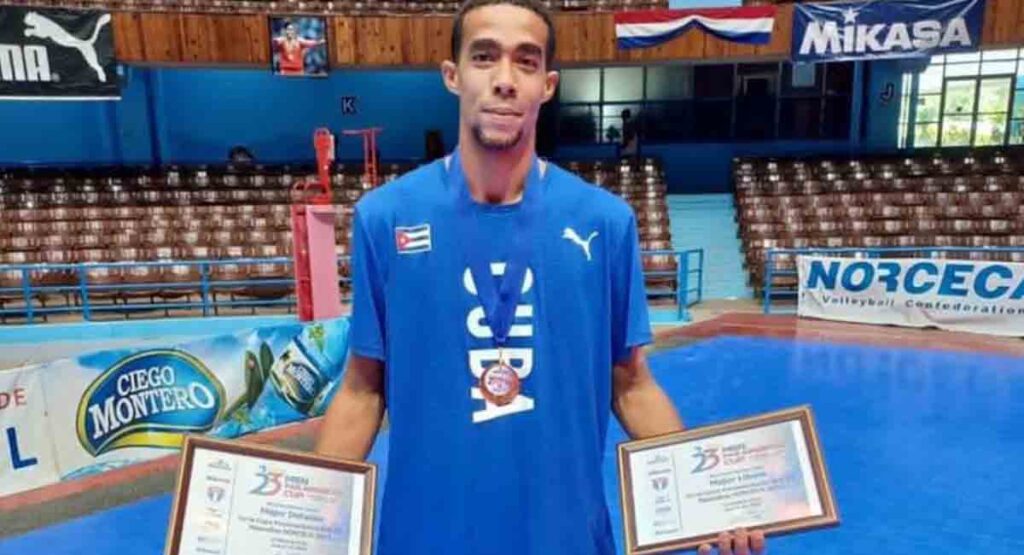 Voleibolista cubano abandona al equipo en Canadá