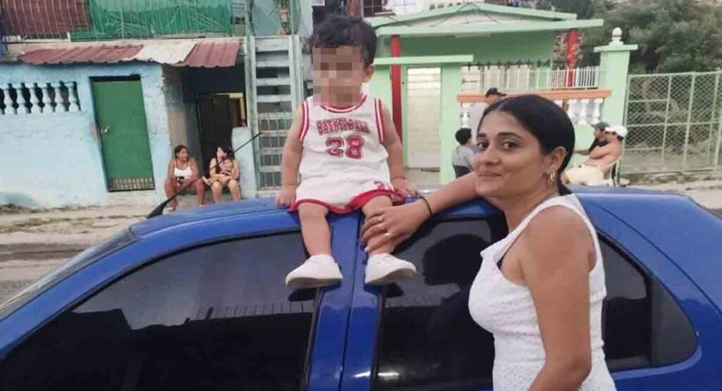 Cubana sufre el robo de su bolso y ofrece recompensa para recuperarlo