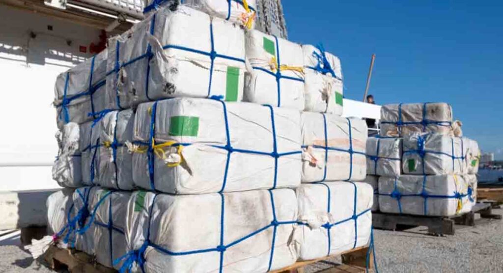 Guardia Costera descarga 4 toneladas de cocaína, valoradas en 54 millones de dólares, en Port Everglades