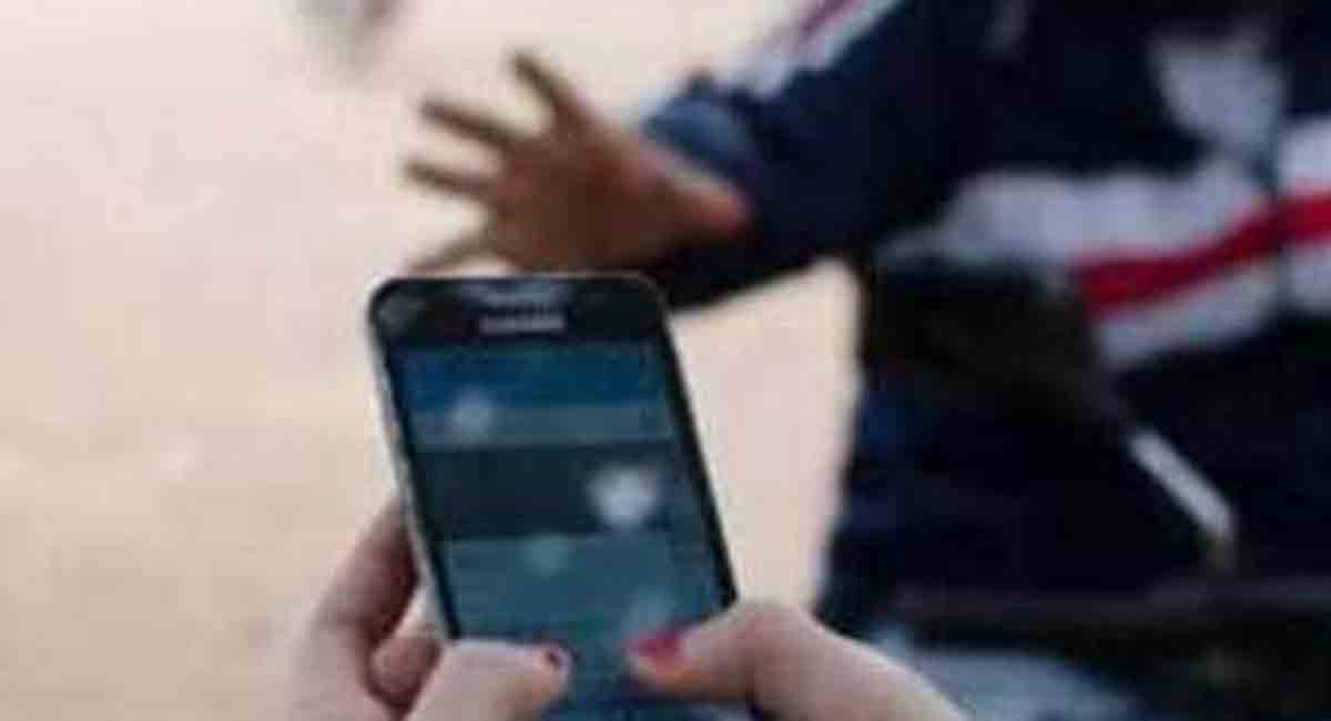 Delincuencia sin freno: Madre sufre el robo de su teléfono en Santiago de Cuba
