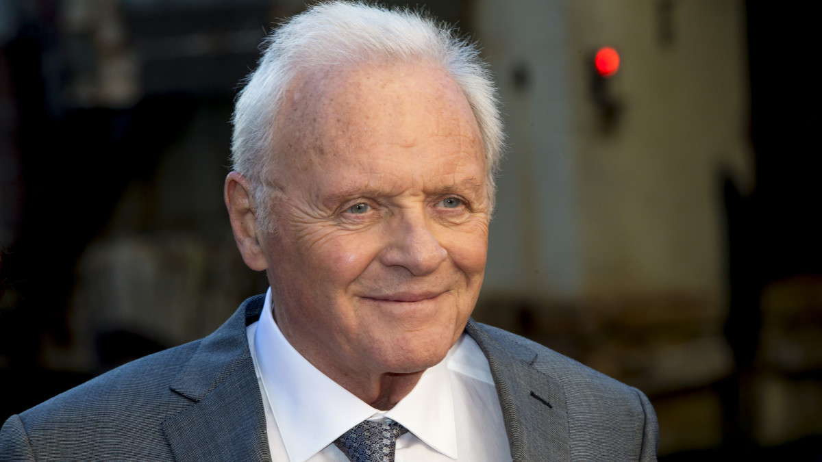 TV Yumurí de Matanzas confunde al médico fundador cubano Juan Calixto Oxamendi con el actor Anthony Hopkins