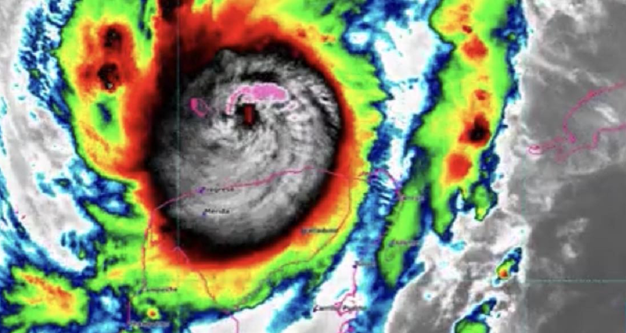 Milton baja a Categoría 4, pero continúa siendo un poderosísimo huracán