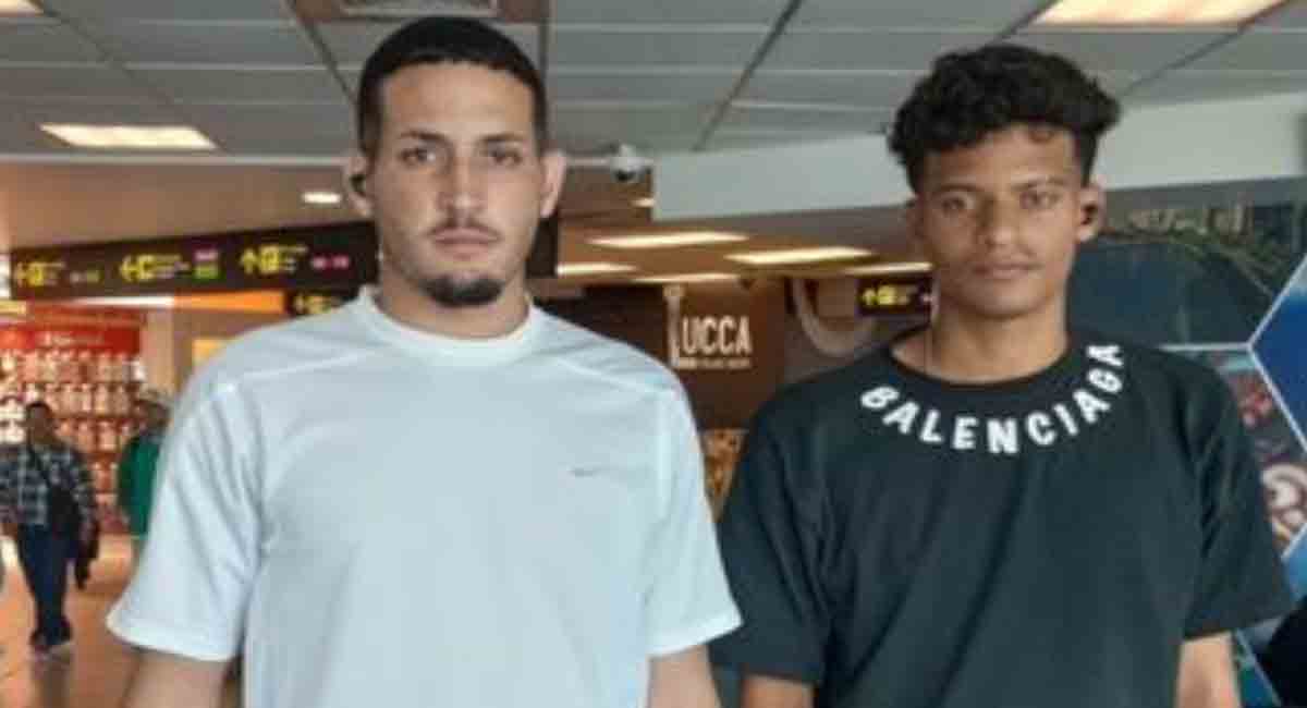 Otros dos lanzadores cubanos escapan de la isla