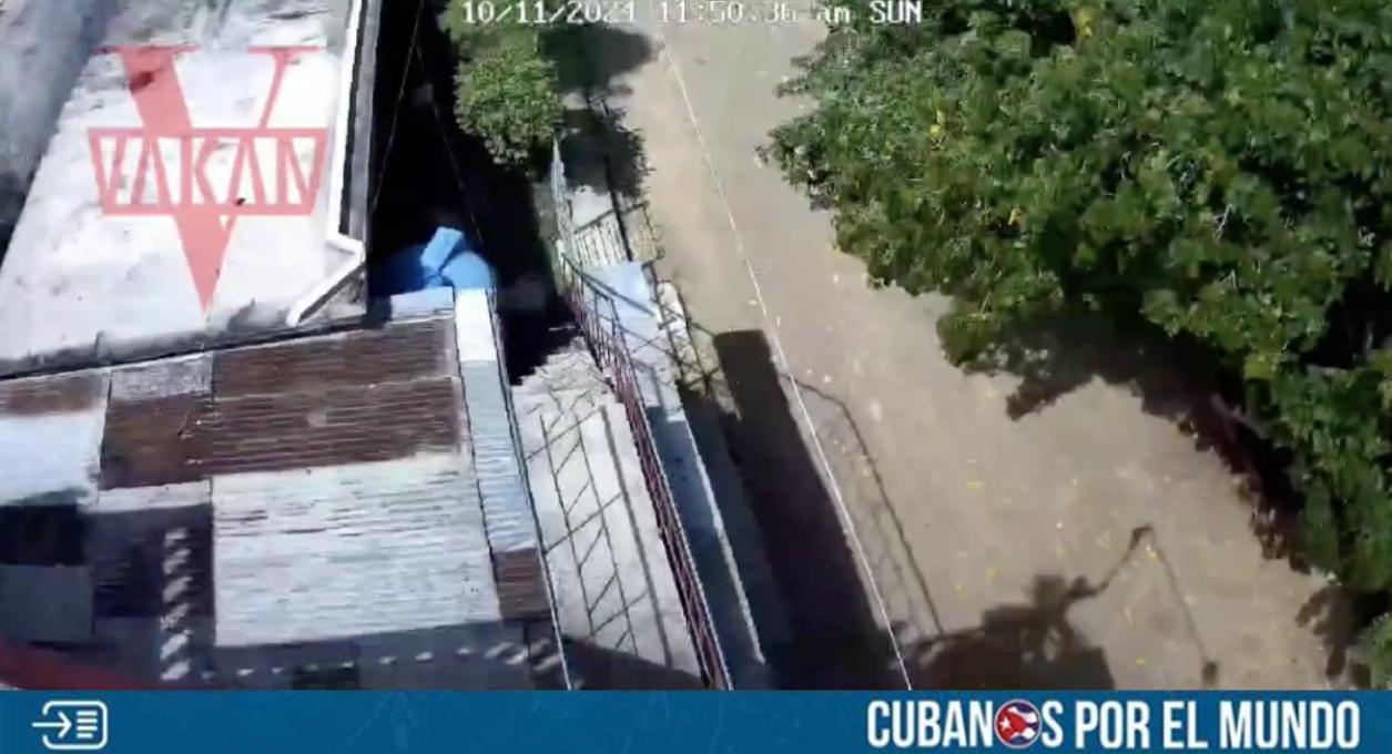 Un cámara de vigilancia del bar privado Vakanbar San Germán, Holguín, logró captar el momento en que se registró el segundo sismo perceptible en Cuba, que según el Servicio Geológico de los Estados Unidos, fue de magnitud 6.8 en la Escala de Richter.