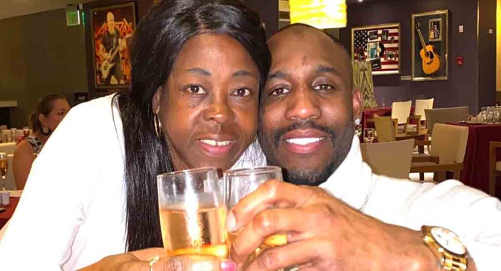 Yordenis Ugás anuncia llegada de su madre a Estados Unidos: "No me lo creo"