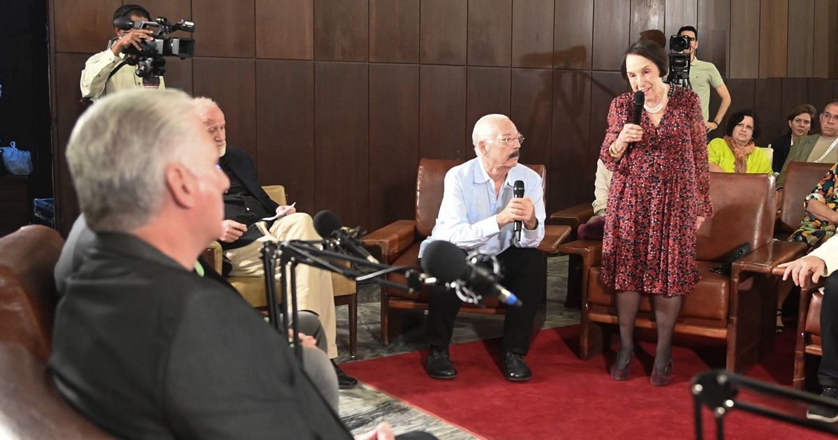 Cineastas cubanos se reunieron con Díaz-Canel. Otros "se enfermaron" convenientemente.