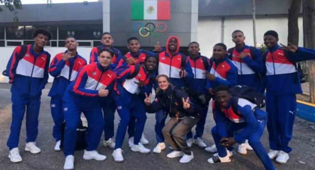 Balonmanista cubano deja al equipo en México