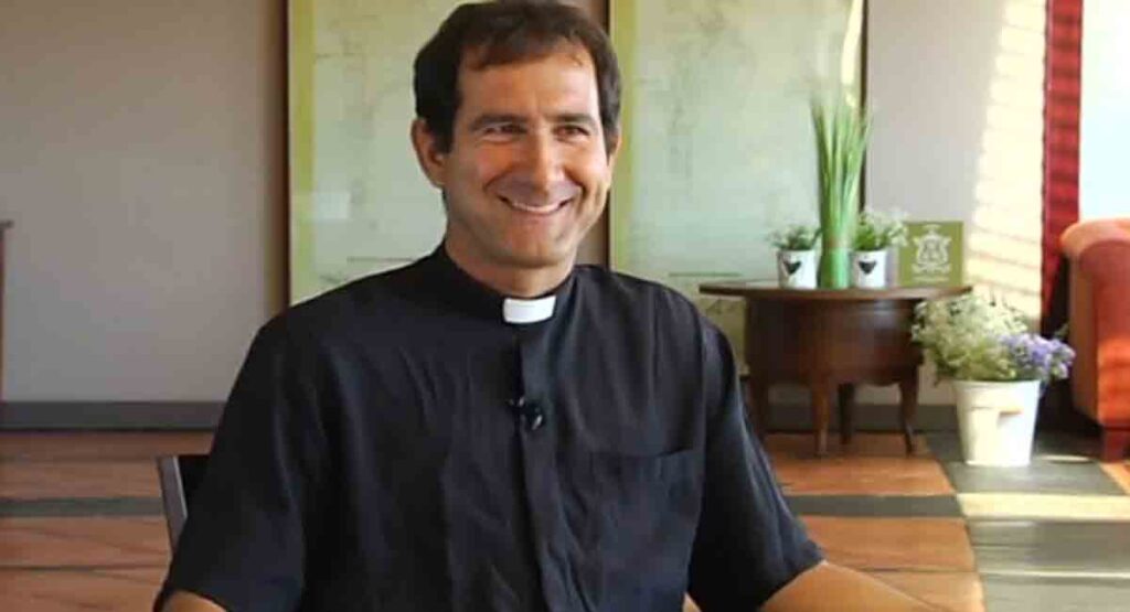 El deseo para Cuba del sacerdote Alberto Reyes para este 2025