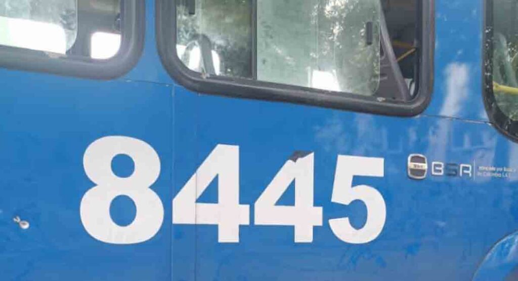 Denuncian vandalismo contra un ómnibus en La Habana tras discusión entre el chofer y un estudiante