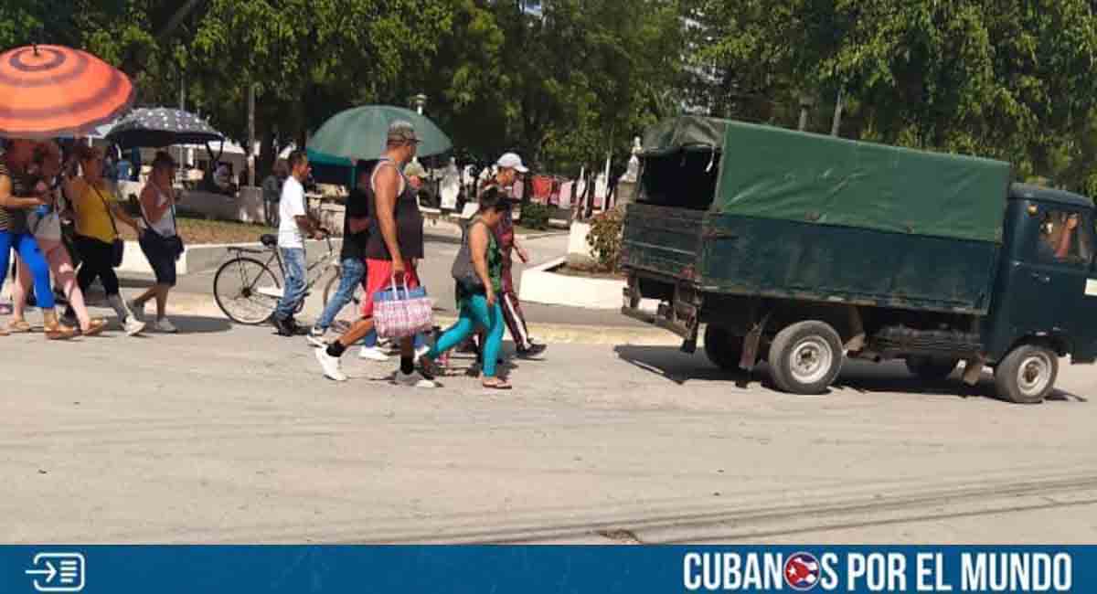 Falta de carro fúnebre obliga a improvisar traslado de fallecido en Granma