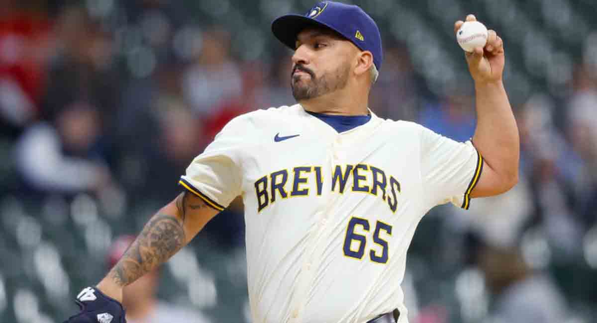 Néstor Cortés logró su primera victoria con Cerveceros de Milwaukee